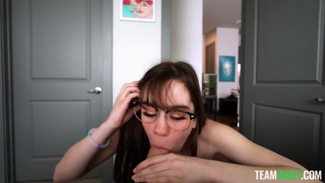 Жалаңаш еврей әйелдің фотосуреттерін қараңыз