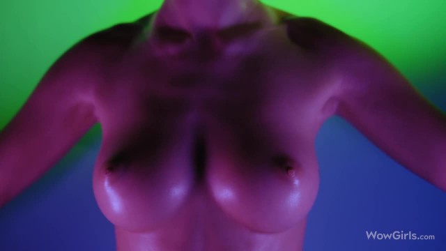 Түлекпен шынайы секс онлайн видео Аяқ астындағы суреттер көптеп кездеседі